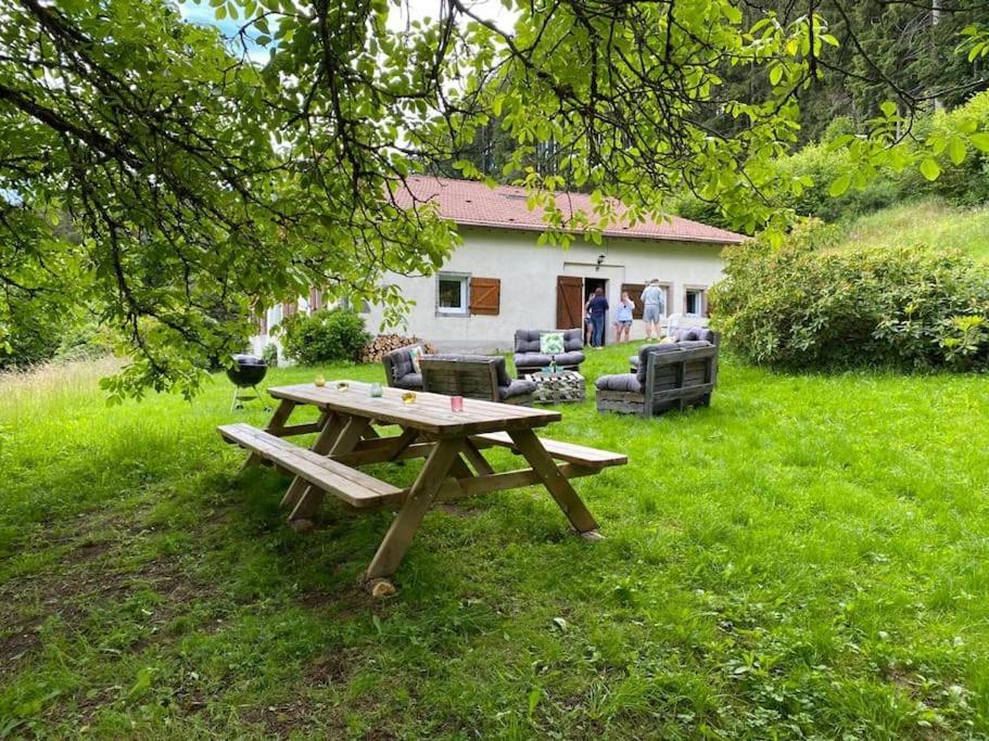 Ferme De Chenezeau - 15 Personnes , 7 Chambres Gérardmer Zewnętrze zdjęcie